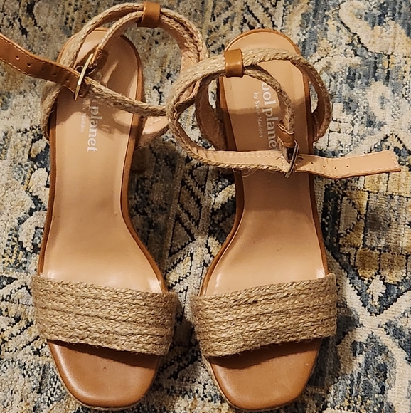 Steve Madden Platform Heel Sandals - Picture 1 of 4